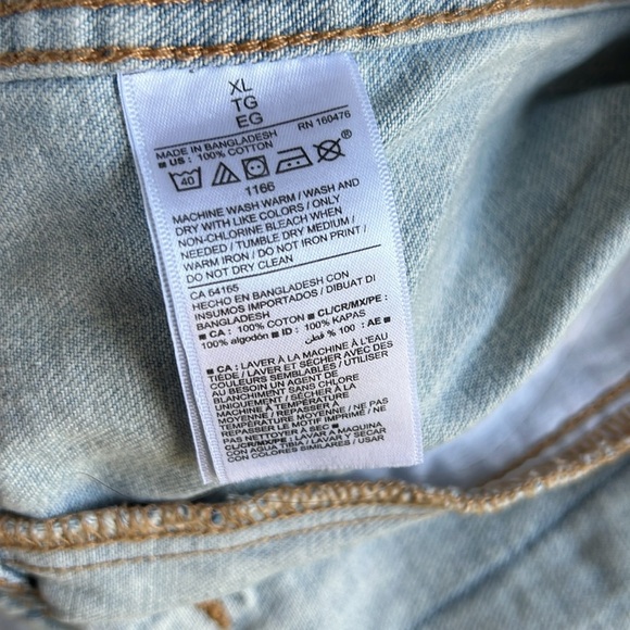 Light Wash Denim Jacket Perfect For the Spring Season Old Navy Size XL - Picture 5 of 6